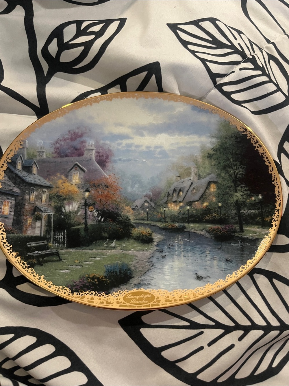 Thomas Kinkade 'Lamplight Brooke' Collector Plate from Lamplight Village Series